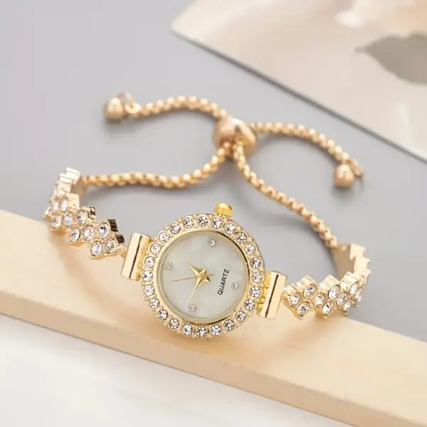 Elegant Women's Quartz Watch with Rhinestone Embellishment โ Gold Simulated Bracelet